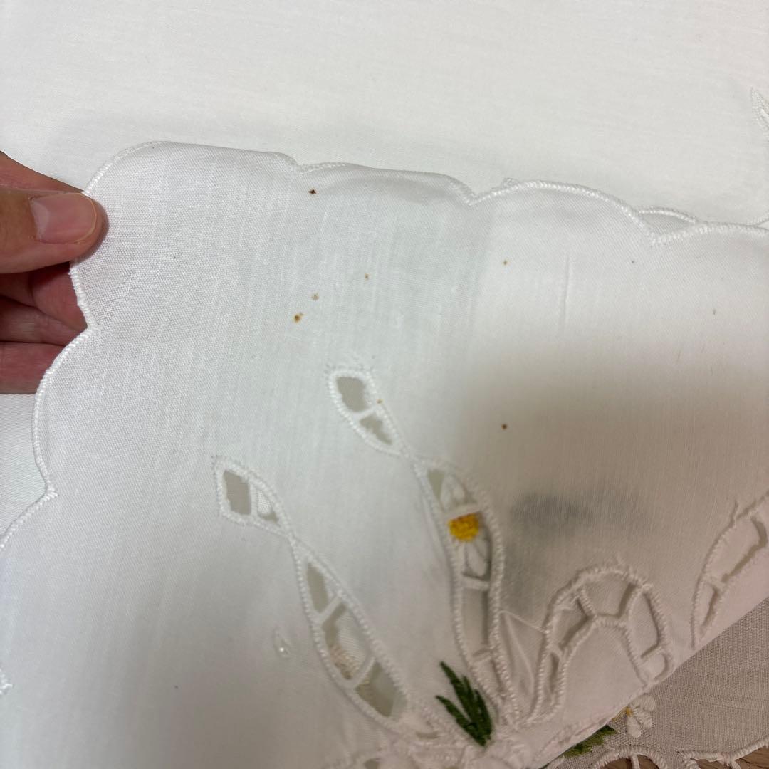 ベトナム手刺繍　テーブルクロス　花柄　リボン