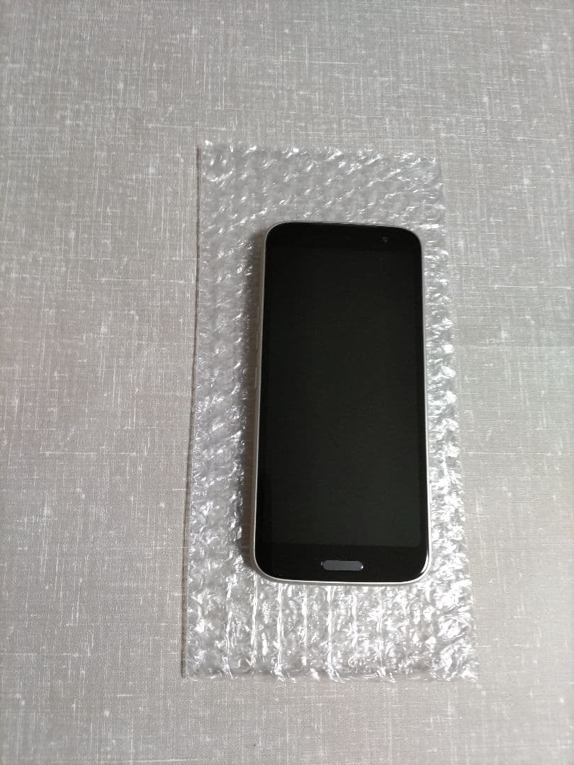 極美品 らくらくスマートフォン F-53E ゴールド 新品ケース、フィルム付き