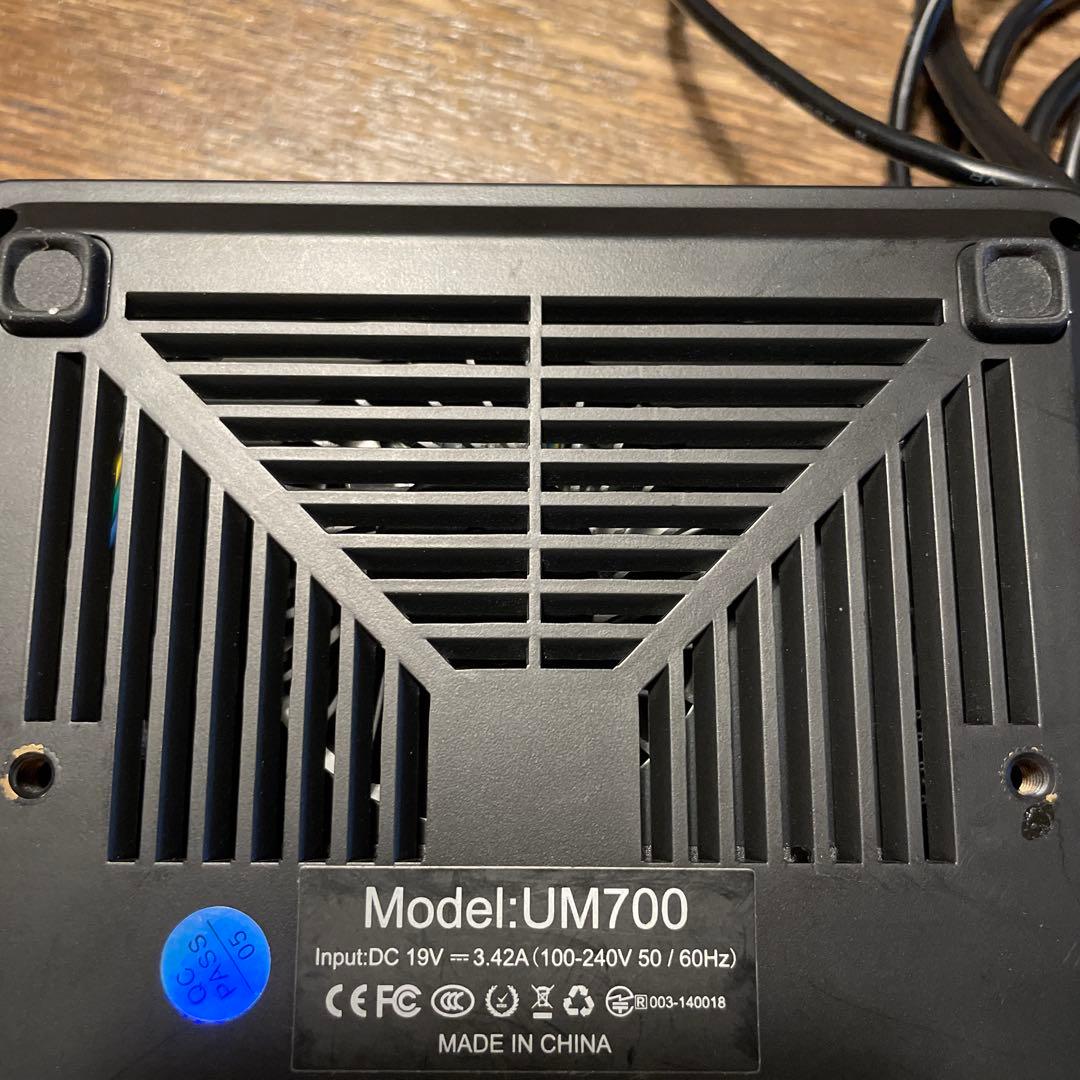 ミニPC minisforum um700