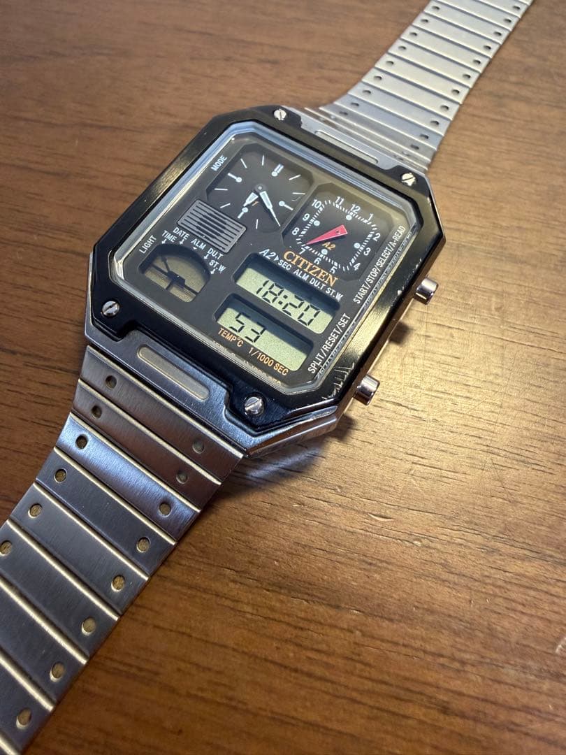 CITIZEN デジタル腕時計 JG2126-69E