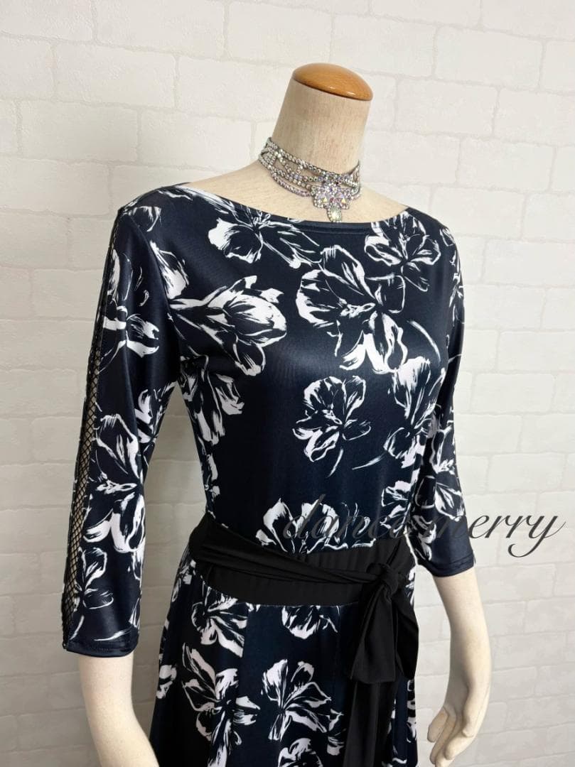 ＊新品　短め　社交ダンス　ワンピース　黒　白　グレー　レッスン　1276