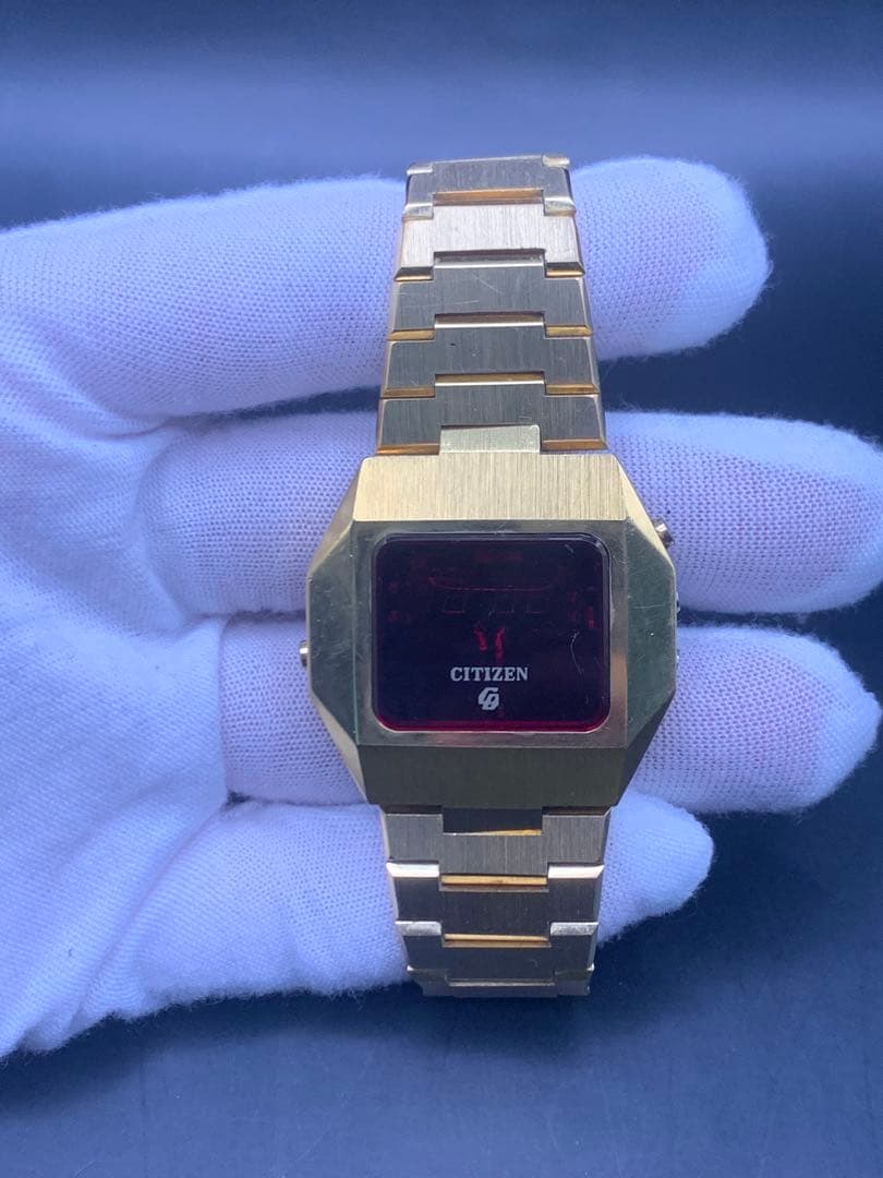 【TOURBILLON 】CITIZEN ゴールド デジタル腕時計