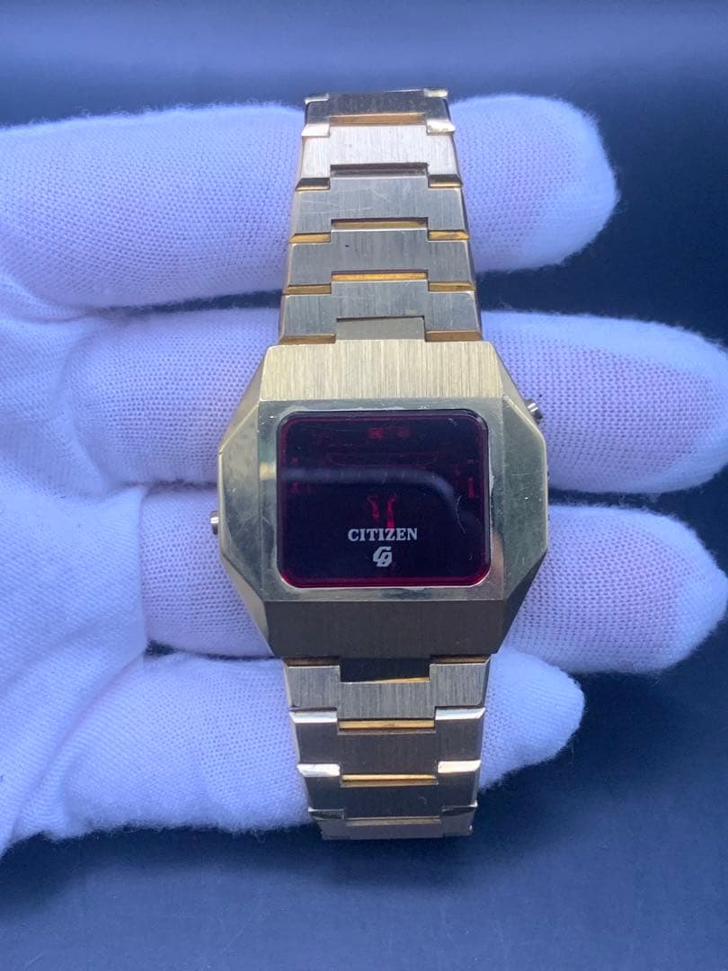 【TOURBILLON 】CITIZEN ゴールド デジタル腕時計