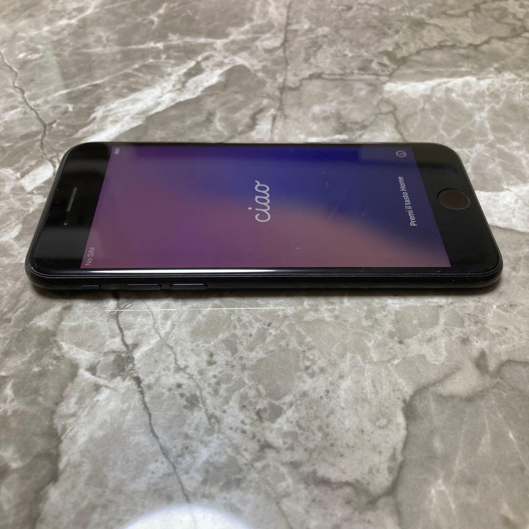 Apple iPhone SE 第二世代 ブラック 本体 クリアケース付き