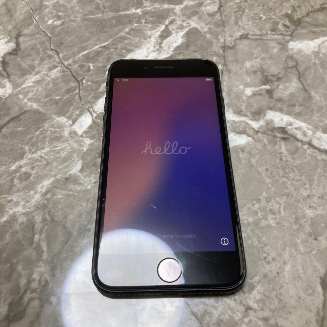 Apple iPhone SE 第二世代 ブラック 本体 クリアケース付き