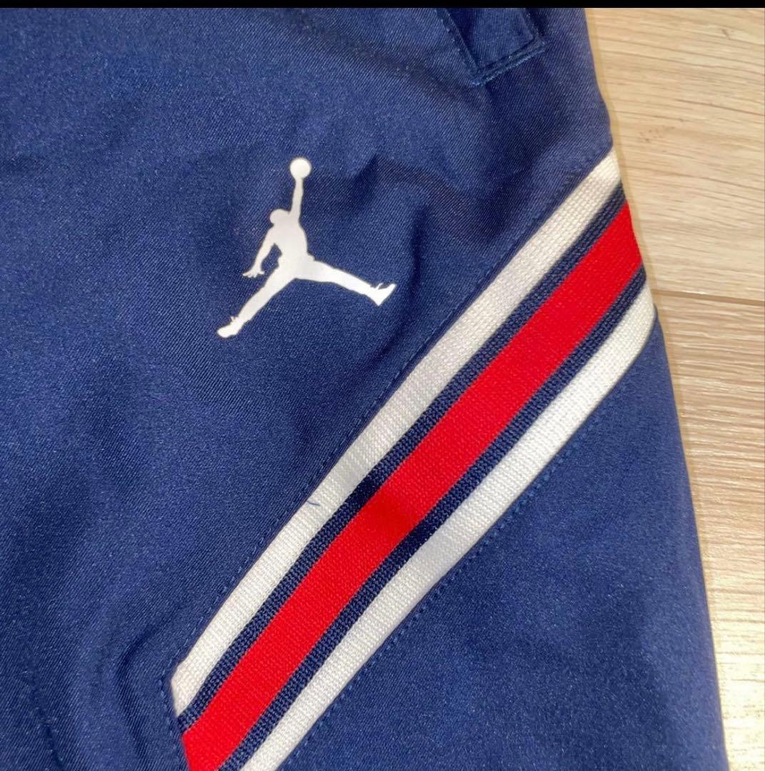 PSG（パリ・サンジェルマン） × Nike のウインドブレーカー　セット