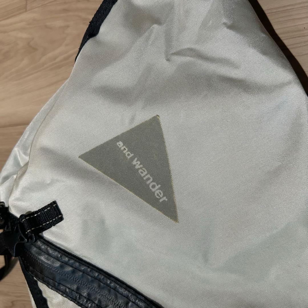 And Wander メッセンジャーバッグ