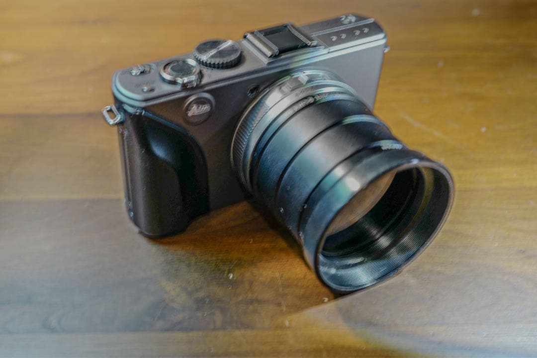 美品ライカ、「D-LUX 4」　チタンカラーの限定モデル