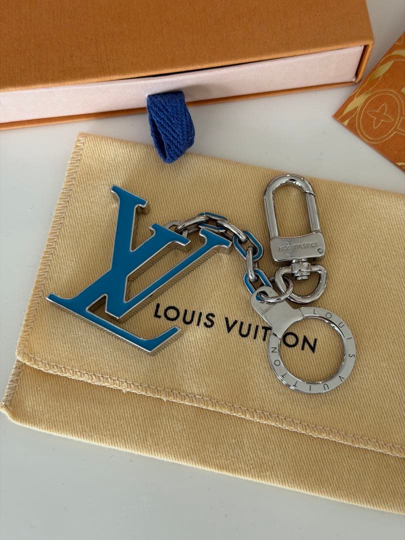 【美品】ルイ・ヴィトン キーホルダー シルバー×ブルー 正規品