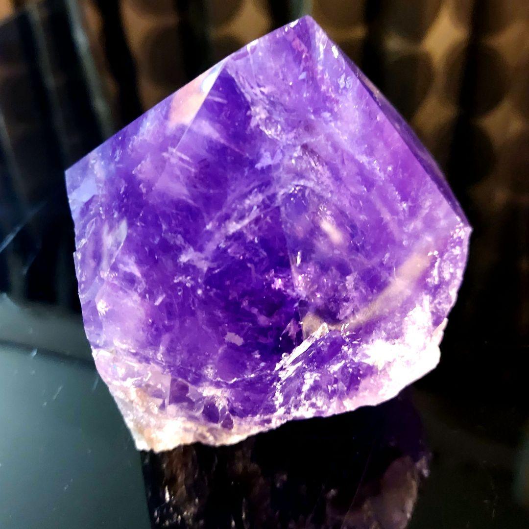 超超デカイ！ 紫水晶 アメジスト 単結晶 原石 670グラム！ 234