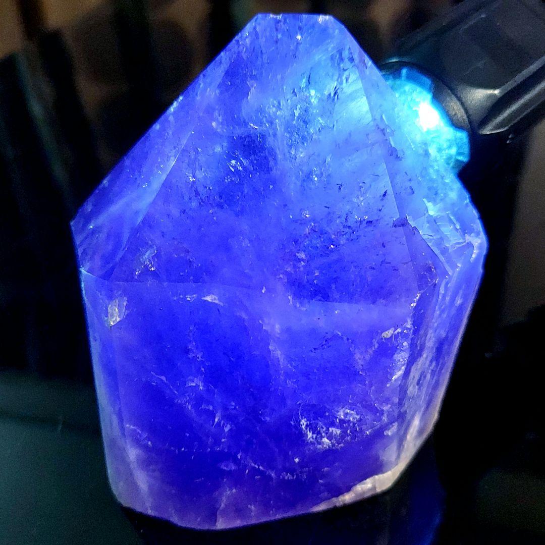 超超デカイ！ 紫水晶 アメジスト 単結晶 原石 670グラム！ 234