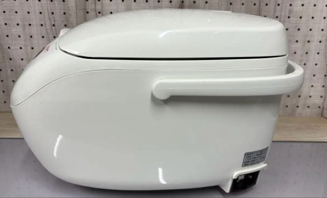 ⭐️1.2回使用品　TIGER JBG-Y 炊飯器 ホワイト