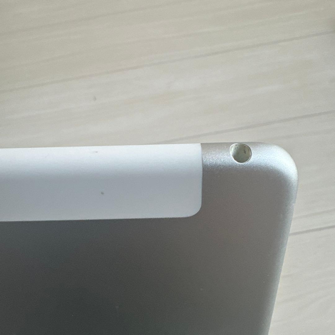 ipad air2 白　セルラー+wifi モデル