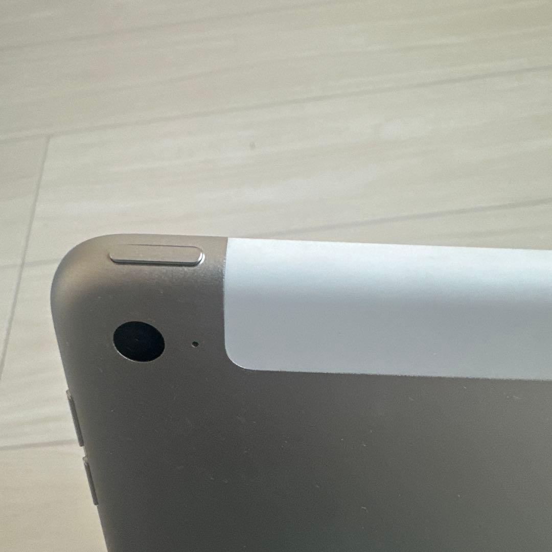 ipad air2 白　セルラー+wifi モデル