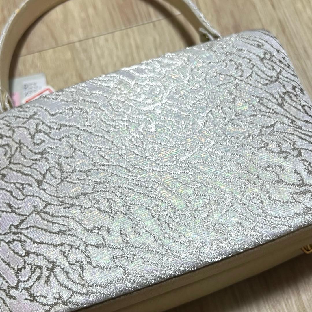 新品タグ付き　エレガントなホワイト和装用バッグ　夢衣　成人式やパーティ等にどうぞ