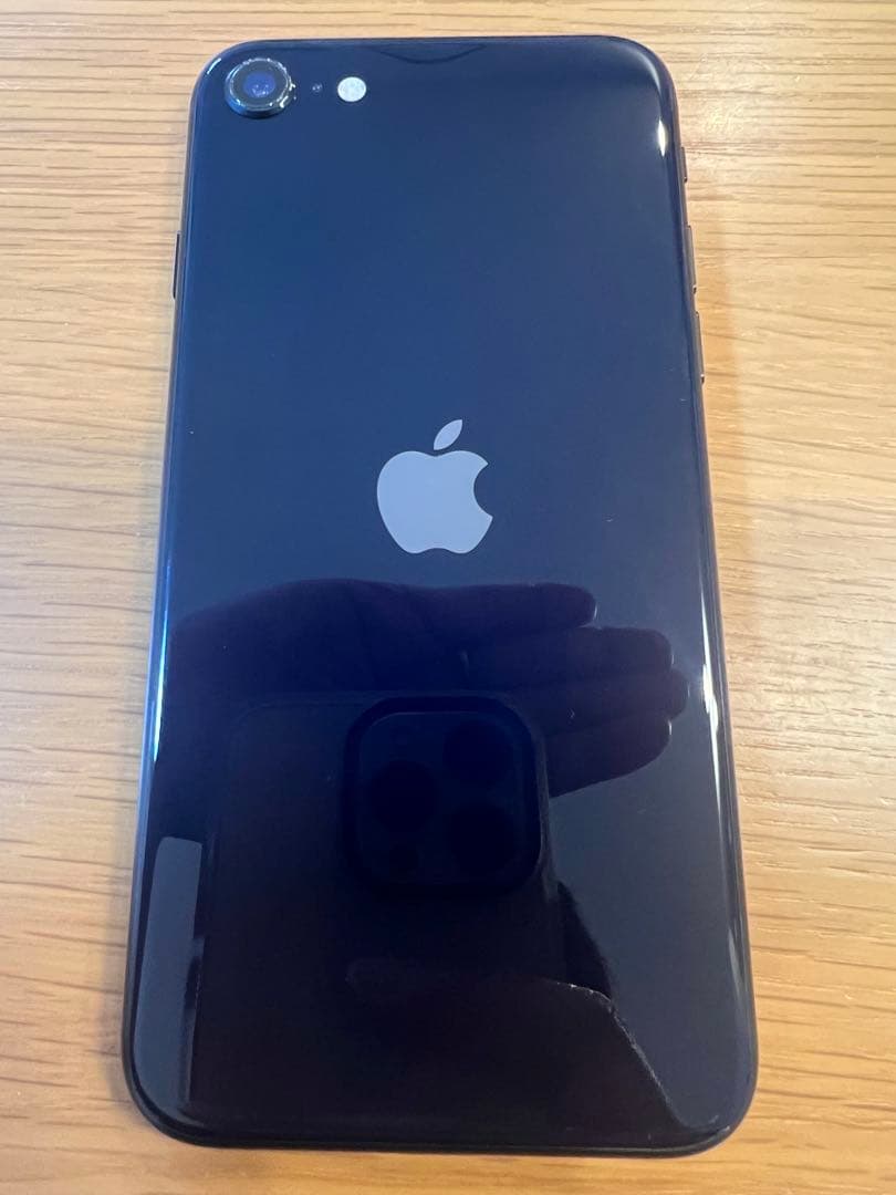 Apple iPhone SE3 本体　64GB