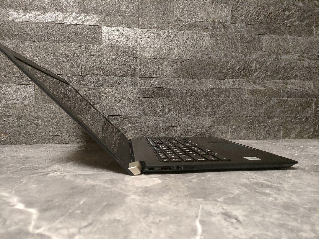 美品 dynabook corei5 第10世代 メモリ16 新品NVMeSSD