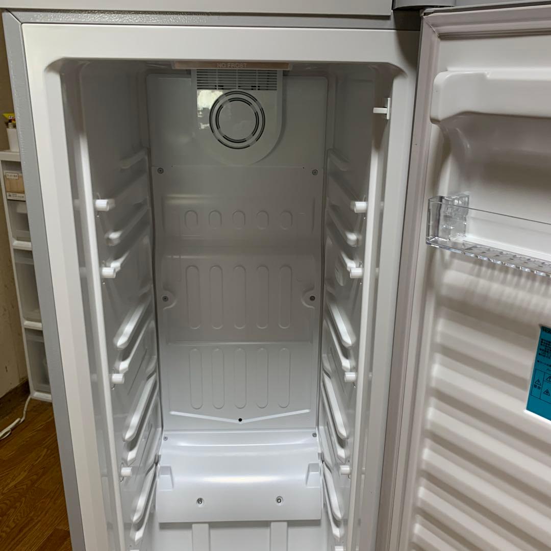 シルバー 冷凍庫 ファン式冷却　霜取り機能有り