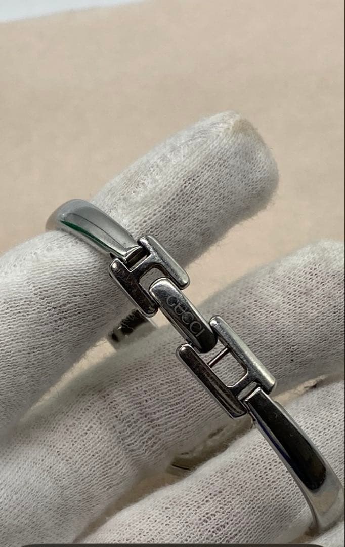 GUCCI グッチ 腕時計 1400L バングルウォッチ シルバー クォーツ