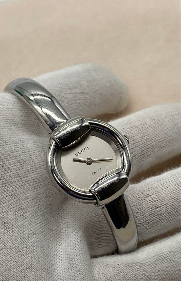 GUCCI グッチ 腕時計 1400L バングルウォッチ シルバー クォーツ