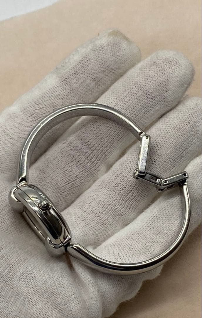 GUCCI グッチ 腕時計 1400L バングルウォッチ シルバー クォーツ