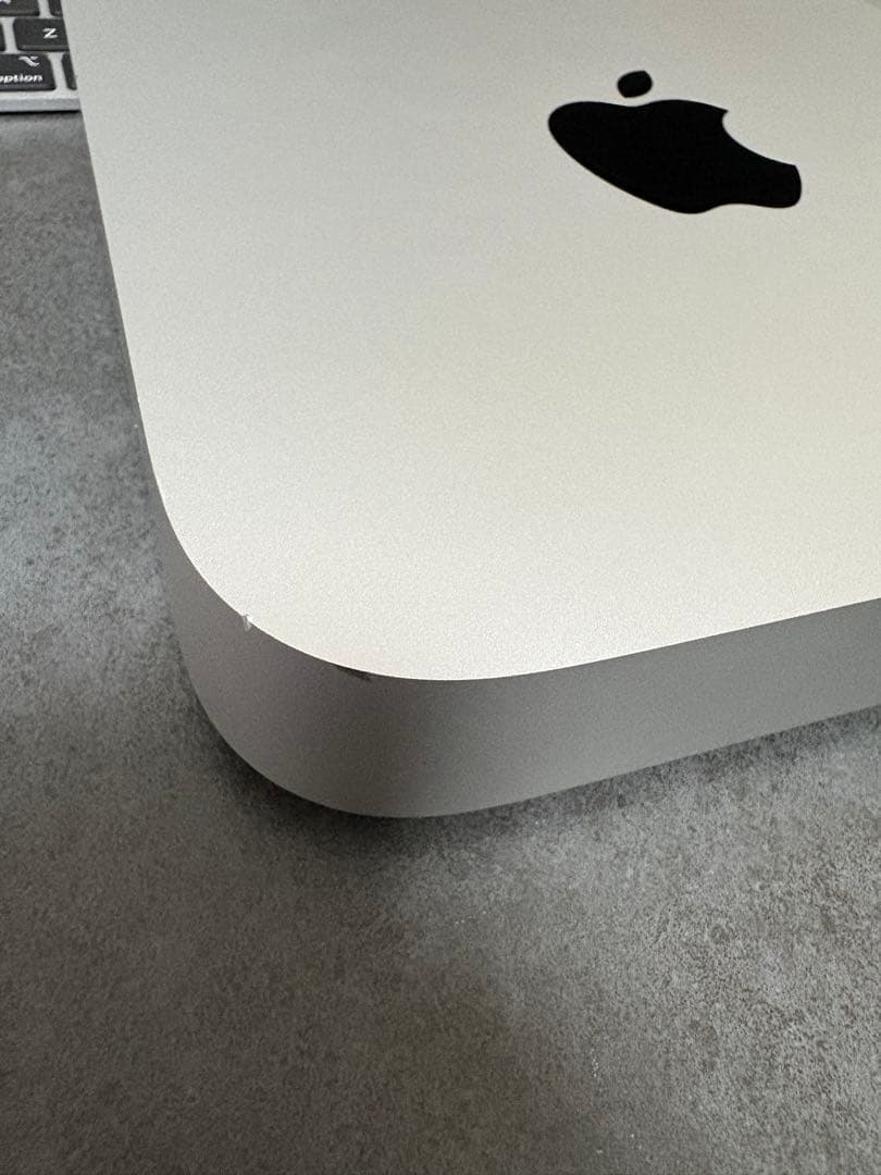 Mac mini、Magic Trackpad、Magic Keyboard