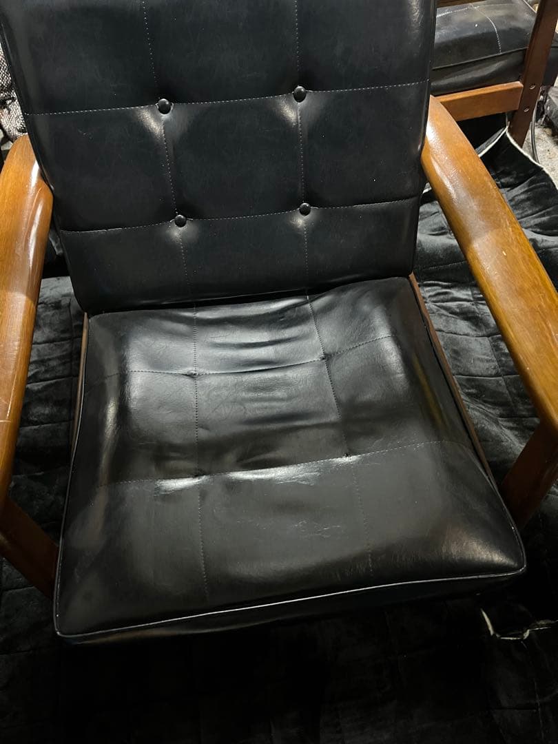 カリモク60 1人掛けソファ ブラック