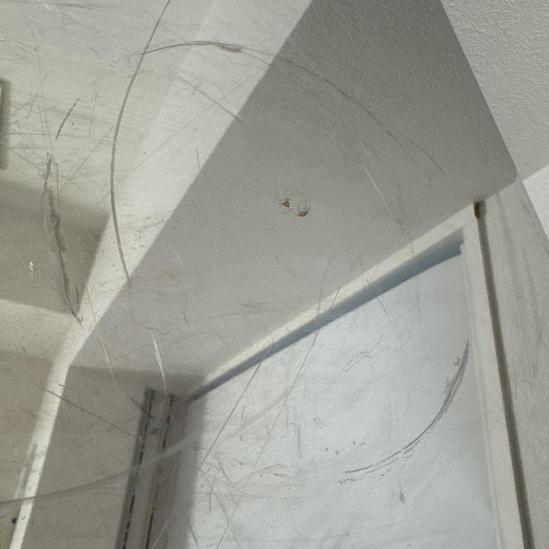 B&Bイタリア シンプリーチェ スタイリッシュモダン鏡面サイドテーブル