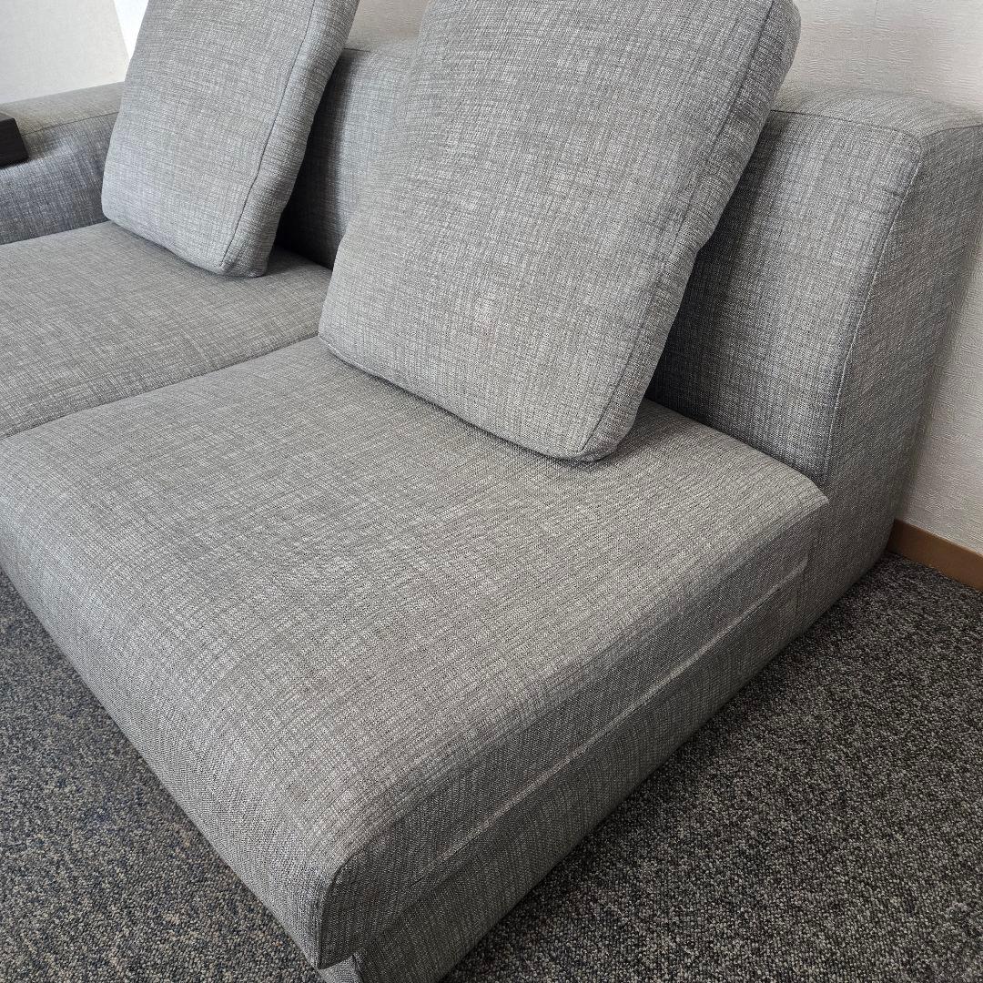 早い者勝ち　NOYES Decibel ソファ　2人がけ ひじ掛けつき