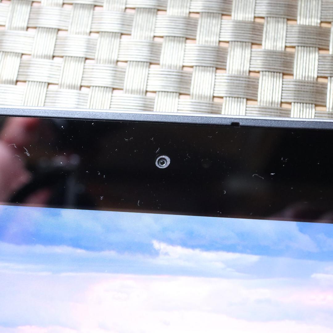 タブレット！Win11公式サポート/4コア/SSD/4G/無線/カメラ/タッチP