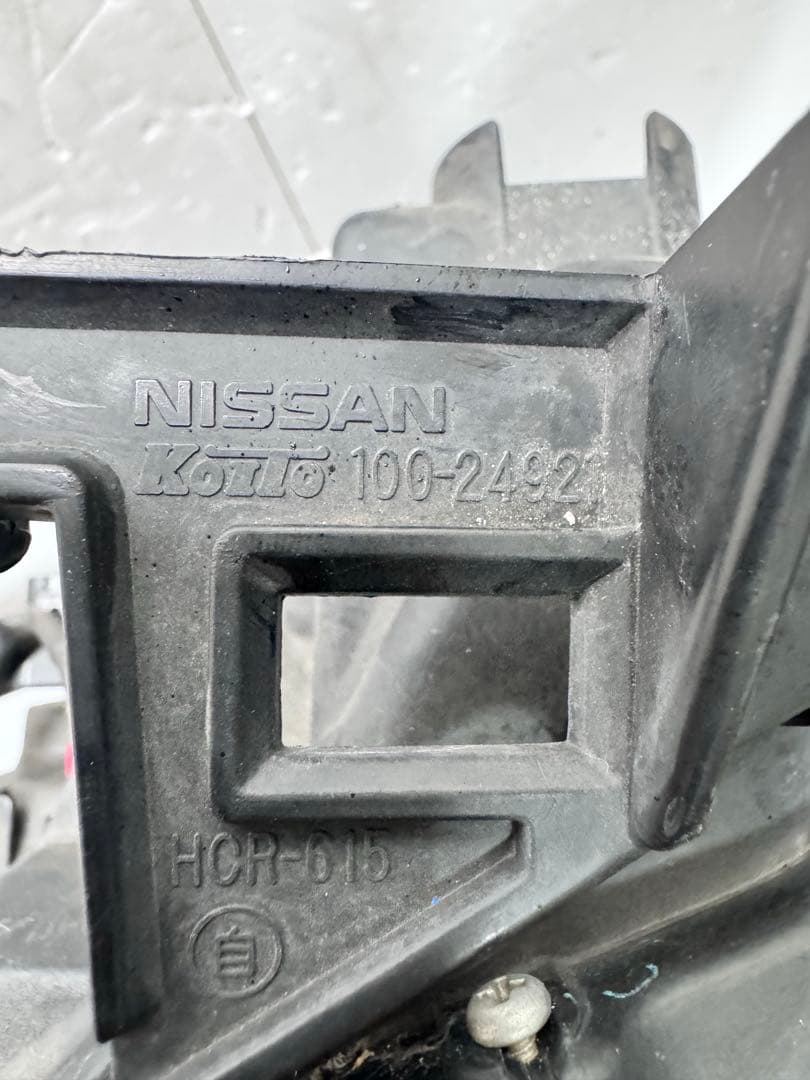 C25 セレナ☆後期純正HIDヘッドライト☆