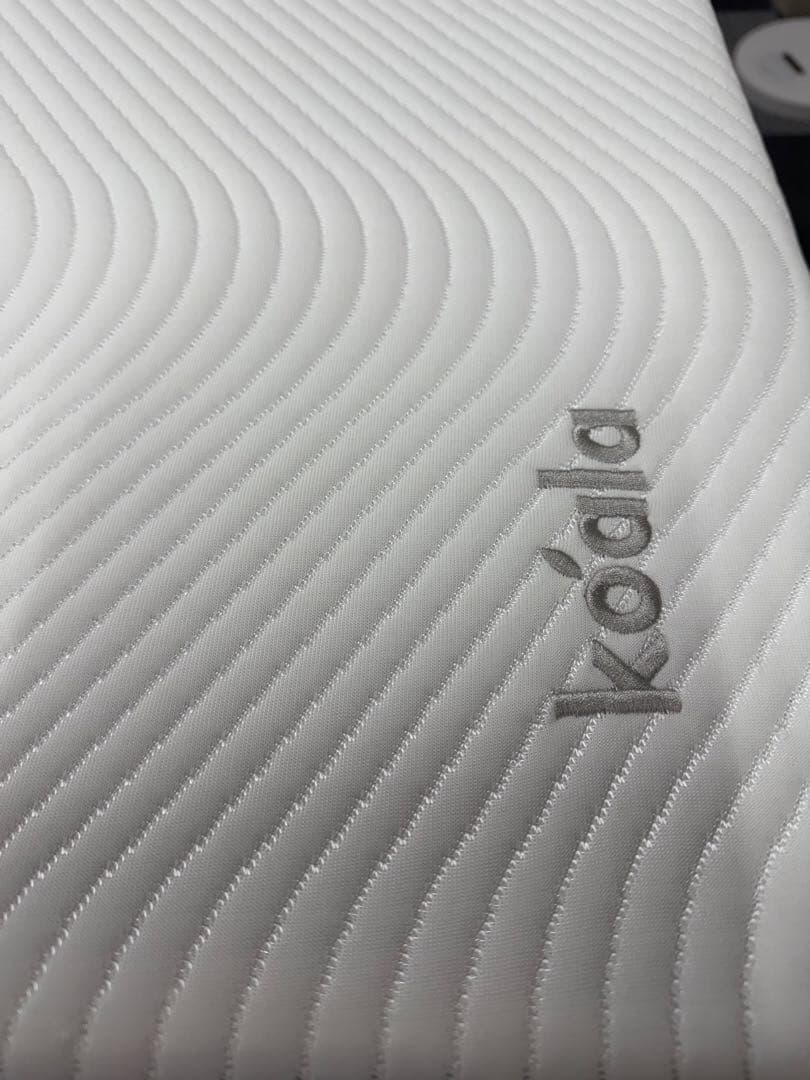 ⑧快適快眠✨OASIS シングル 布団 三つ折り コアラ(R) 訳あり品！お買得