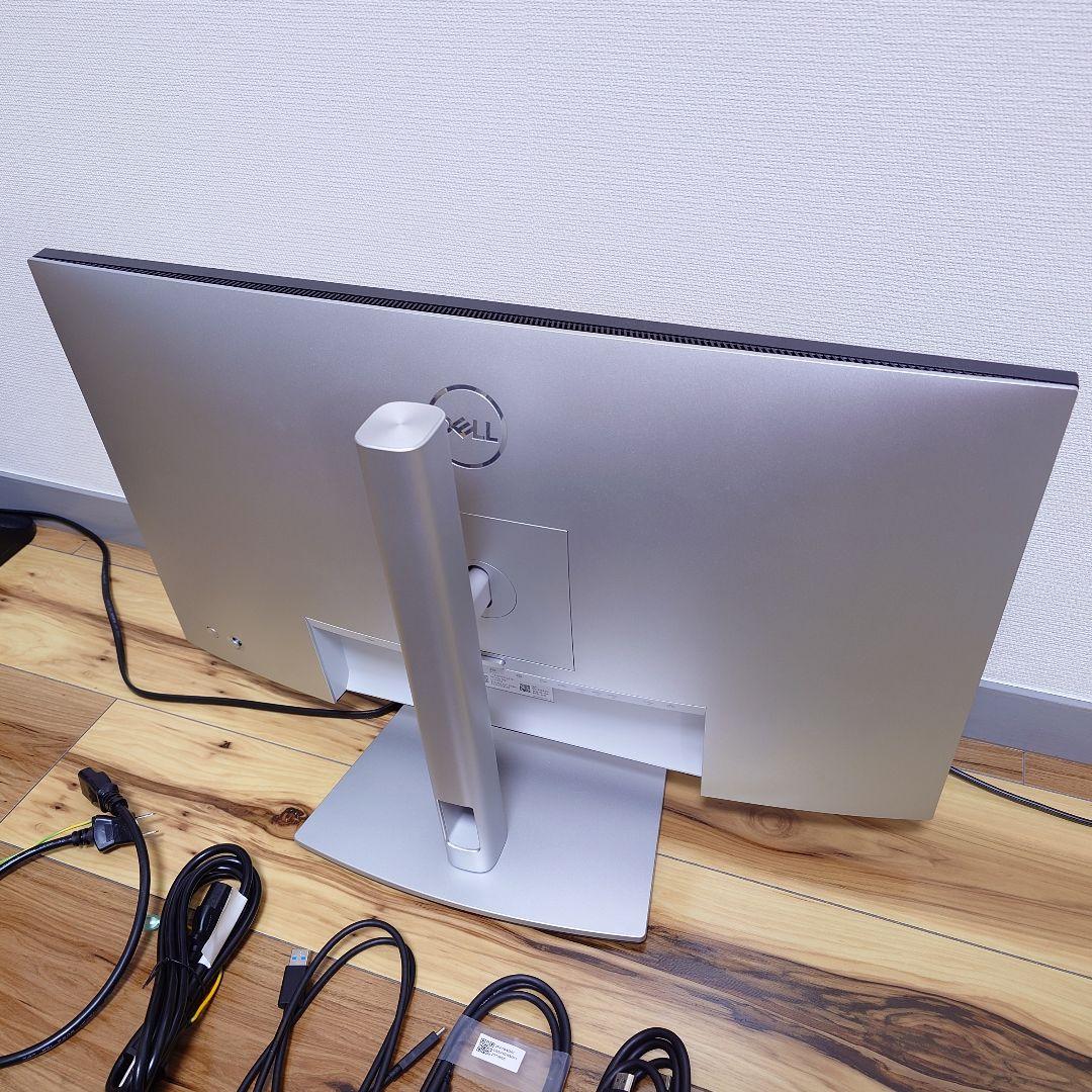 DELL U2723QX 4Kディスプレイモニター本体と接続ケーブル
