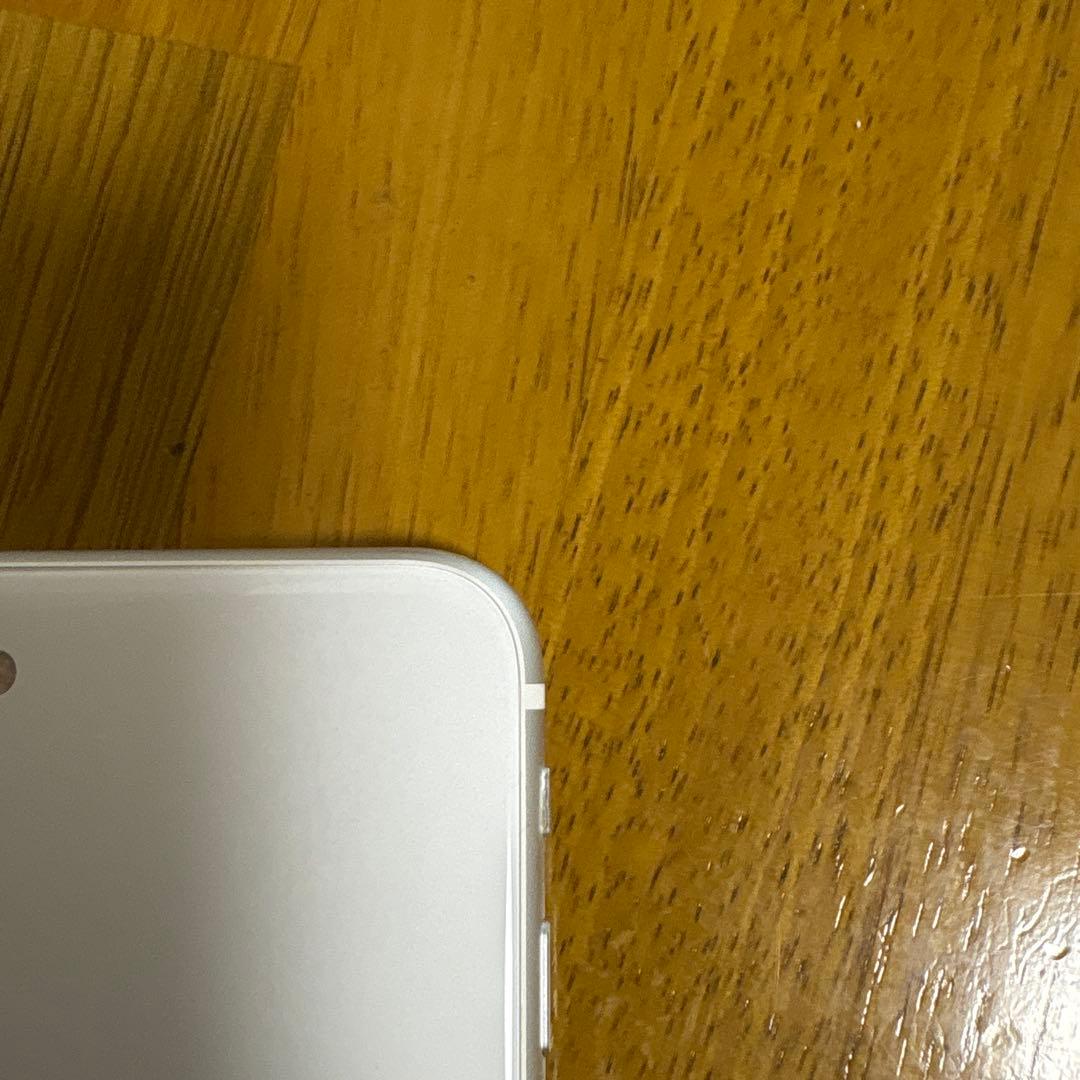 【美品】iPhone SE 第2世代 (SE2) 白 128GB SIMフリー