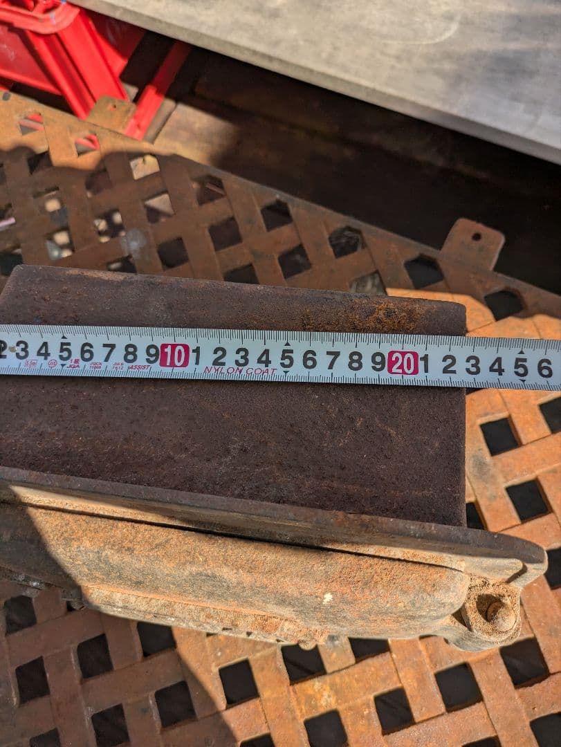 暖炉ペチカの投入口