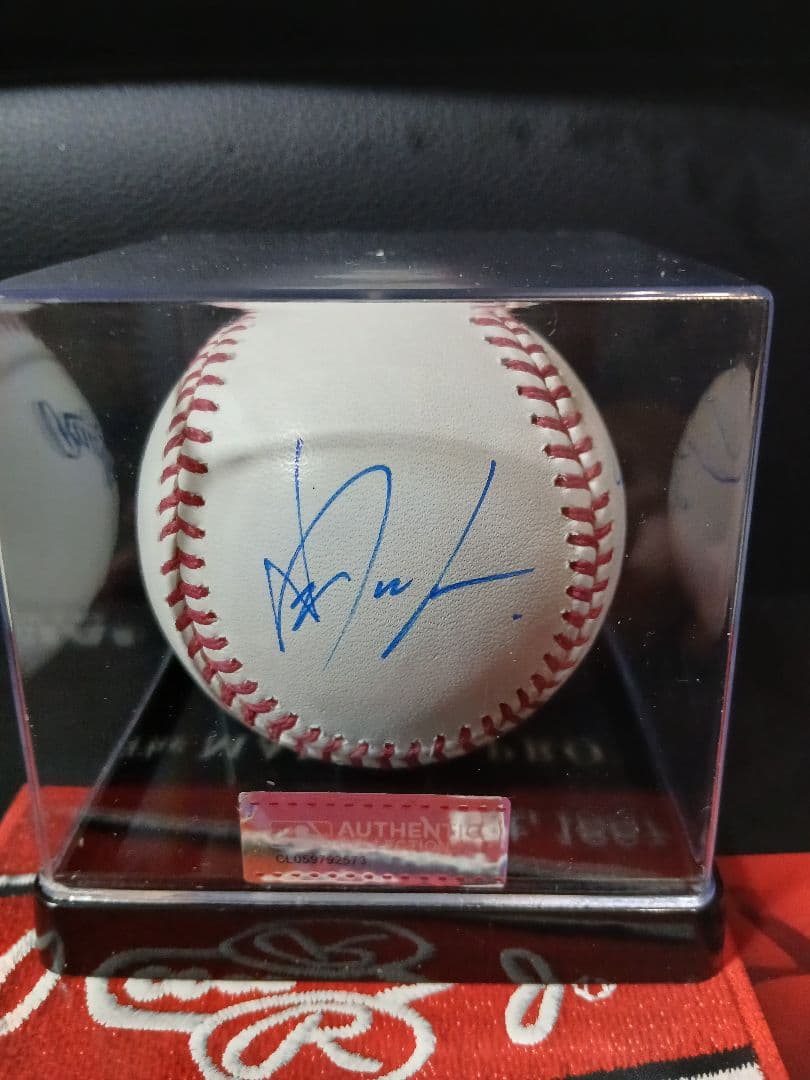 ケース付き 大谷翔平 山本由伸 佐々木朗希　直筆サインボール　ドジャース　3選手