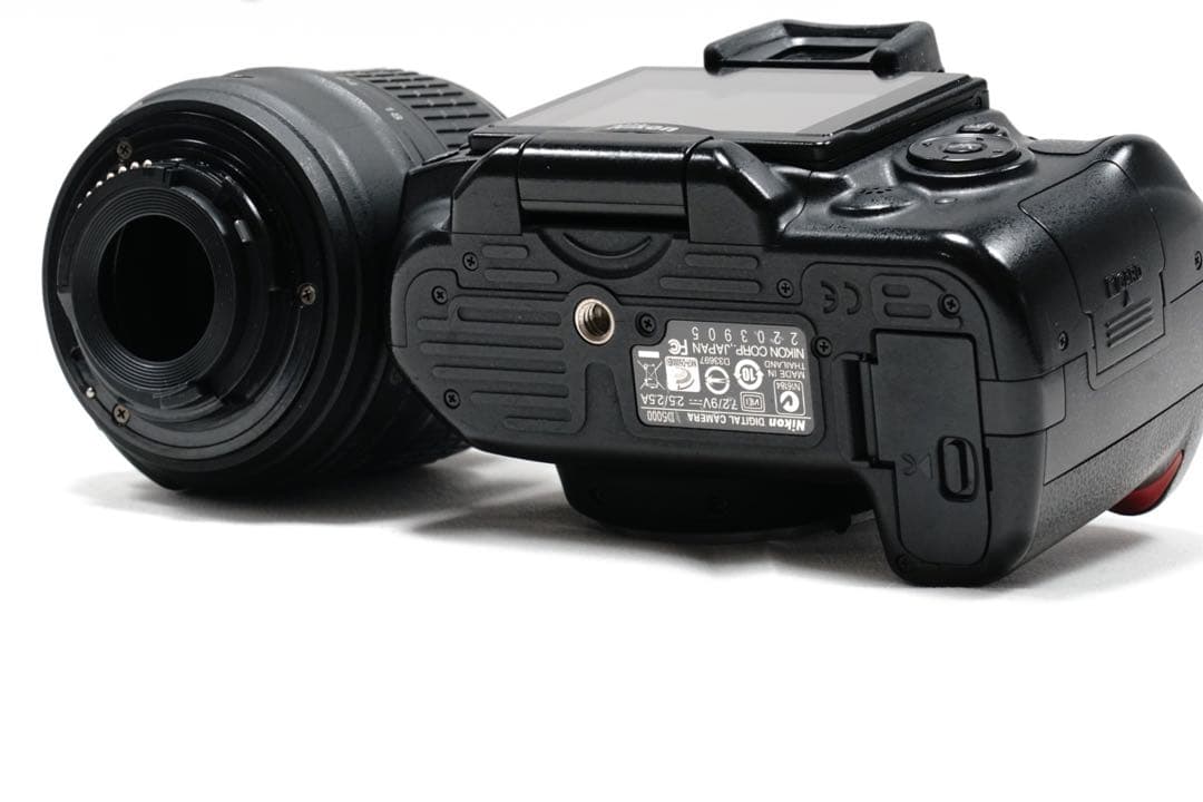 Nikon D5000 スマホ転送 一眼レフ 動画・自撮りOK 手ぶれ補正付き