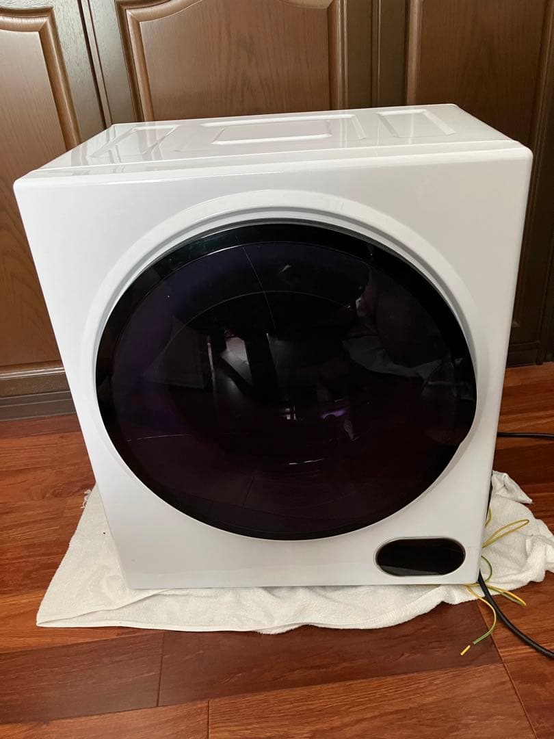 ホワイト 電気式衣類乾燥機 デジタルディスプレイ　3キロ