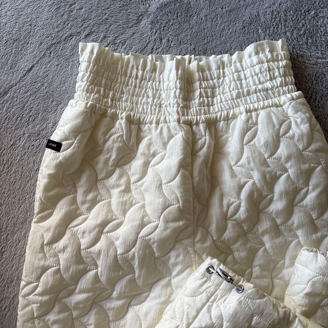 unoa ウノア　ダウン　中綿　パンツ