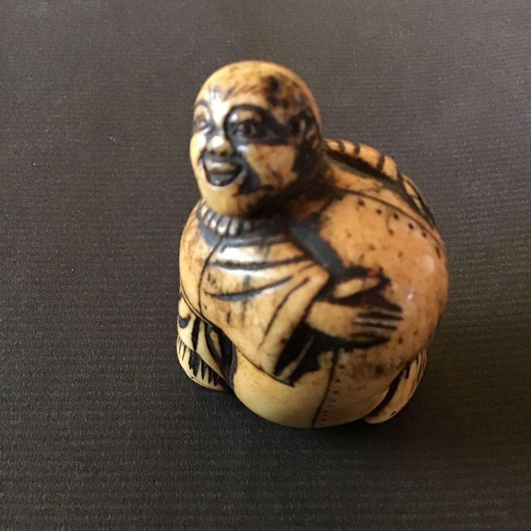 根付「米袋を抱く唐人」江戸時代保証　材質日本本州鹿角