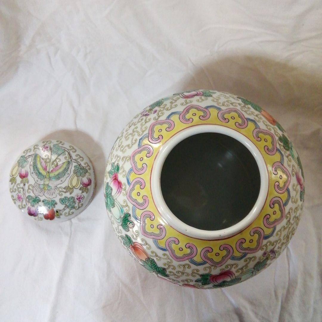 中国の粉彩色絵壺