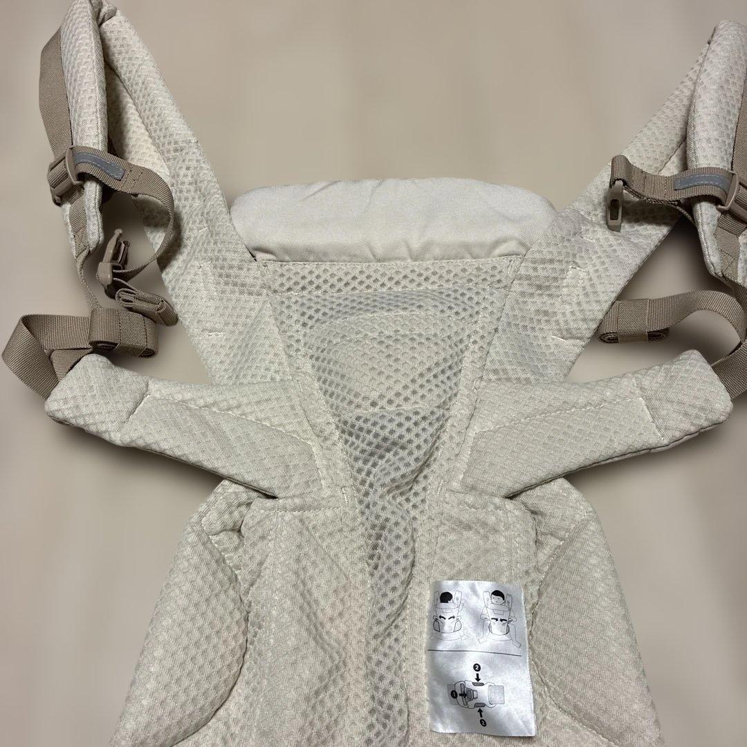 美品！エルゴオムニブリーズ　人気のナチュラルベージュergobaby 抱っこひも