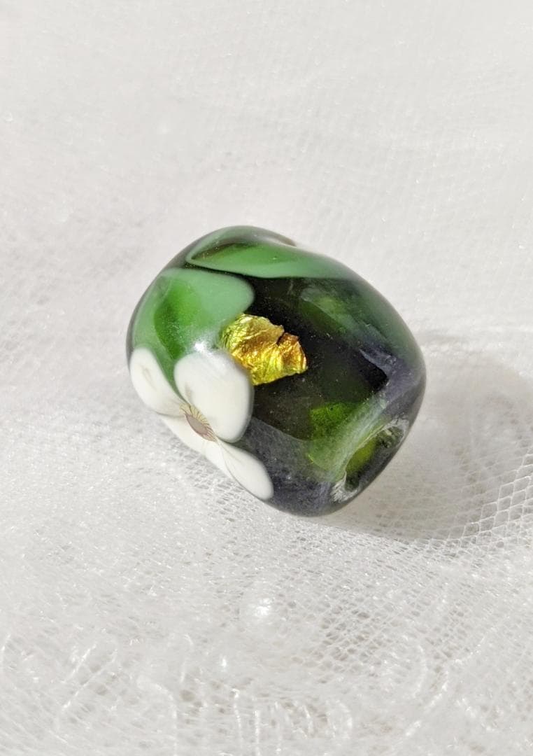 吉田正子トンボ玉（漆）　ガラス玉に込めた日本画　和のこころ　癒しの伝統美術