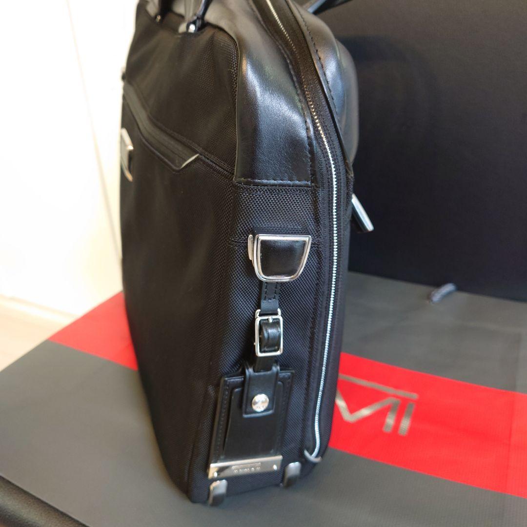 【ほぼ未使用】TUMI 255002D2 ARRIVE ソーヤ・ブリーフケース