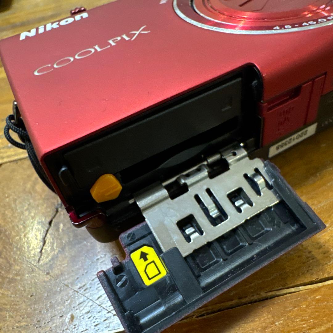 Nikon COOLPIX S6200 レッド　美品　動作確認済み　デジカメ
