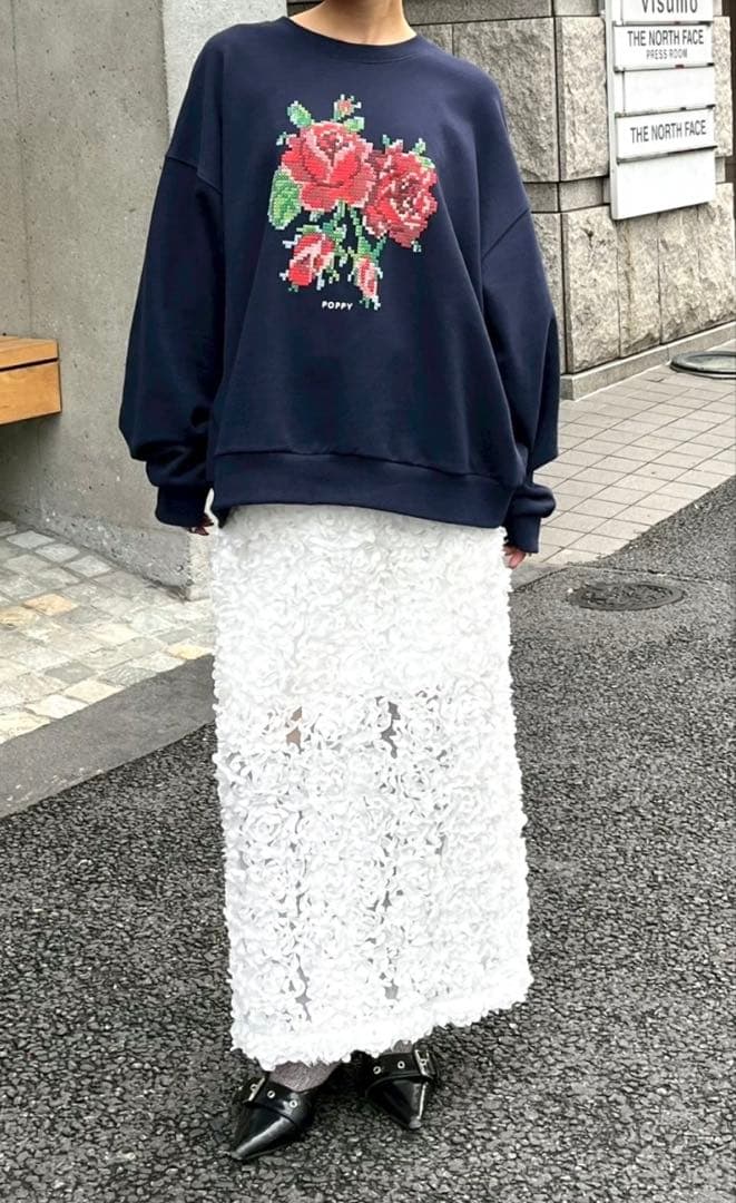 トップス POPPYFLOWER CROSS-STITCH PRINTSWEATSHIRT