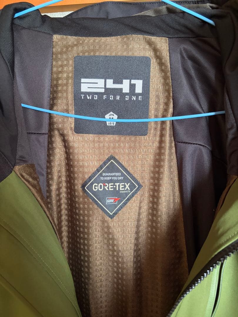 241 TWIN FOR ONE スノーボードジャケット