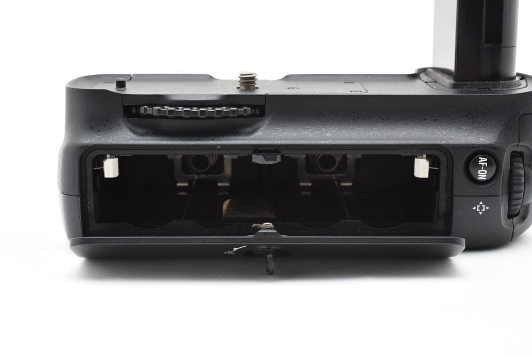 Nikon D200用バッテリーグリップ　MB-200　A008