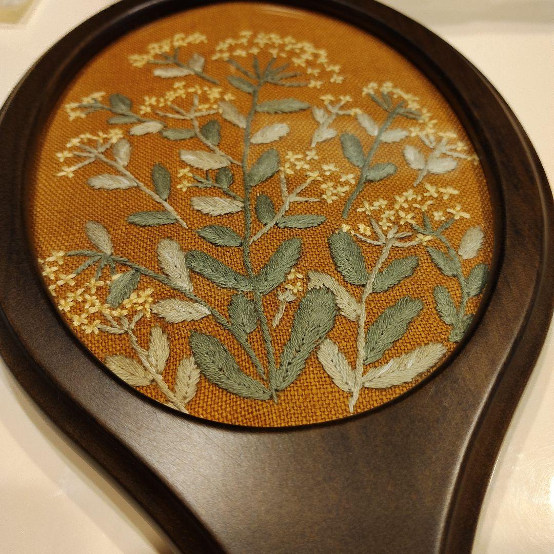 手刺繍 木製ハンドミラー