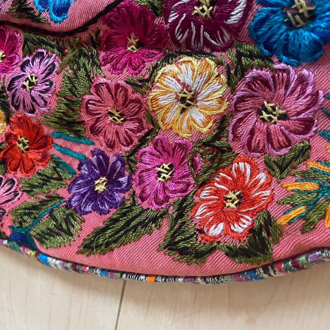 グアテマラ　刺繍　クッションカバー　① 丸　円形